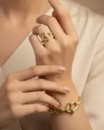 طقم أناقة فاخرة بلونين ذهبي وسيلفر